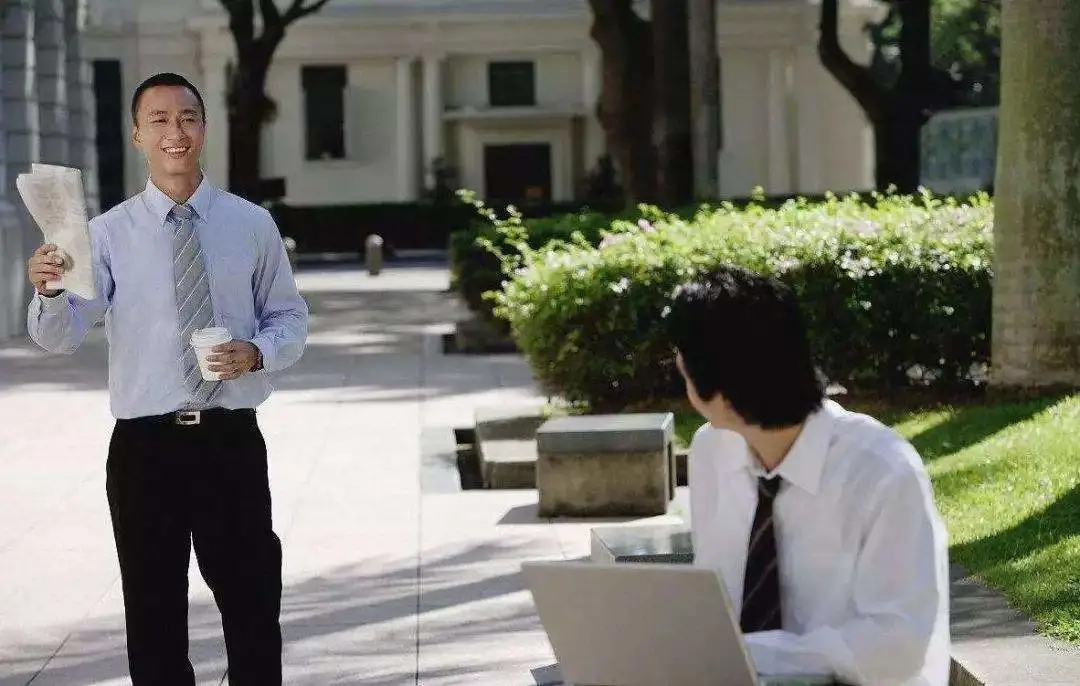 晶圆代工业务前景迷雾重重 英特尔(INTC.US)股价重挫超8% 凭空消失年内涨幅